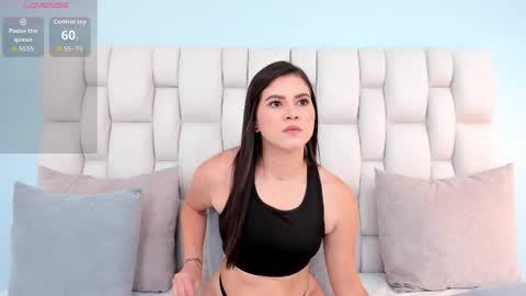 Snapshot of laraa_sweet chatting on 03-31-26, 11:43 Lara Sweet online show from 03-31-26, 11:43
