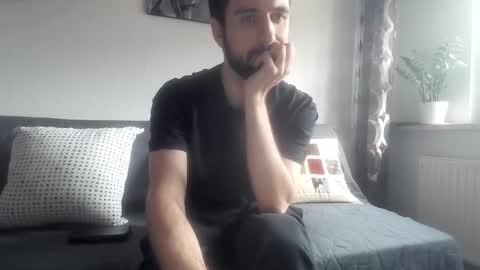 Snapshot of laraaan chatting on 10-31-25, 02:29 laraaan online show from 10-31-25, 02:29