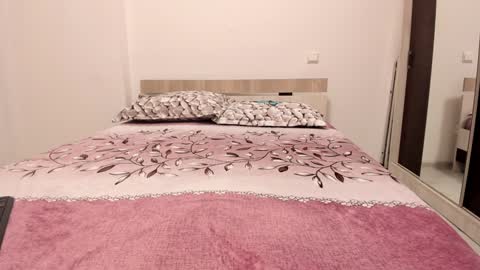 Lara online show from 01-02-25, 07:23