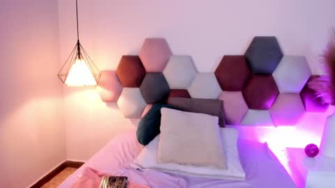  Lara Gold  online show from 12-31-24, 09:50