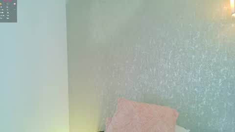 Snapshot of laralane_ chatting on 07-28-26, 02:13 Lara online show from 07-28-26, 02:13