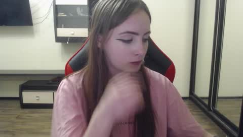 Laralianna online show from 12-25-24, 04:32