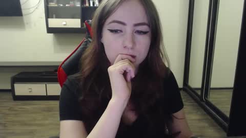 Laralianna online show from 02-25-25, 04:00