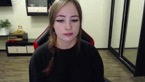 Laralianna online show from 09-11-25, 03:50