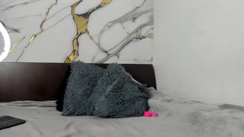 laralmanza online show from 04-19-26, 01:32