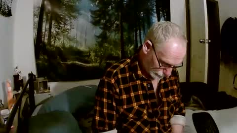 Larbie online show from 10-21-25, 10:49