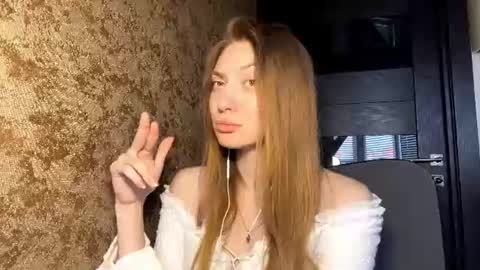 Snapshot of lareebuggie chatting on 06-15-26, 07:10 Eva online show from 06-15-26, 07:10
