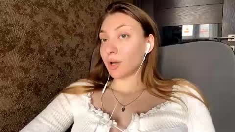 Snapshot of lareebuggie chatting on 07-09-26, 05:22 Eva online show from 07-09-26, 05:22