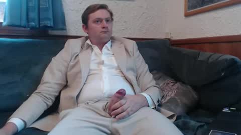 Snapshot of largebit17 chatting on 11-24-25, 02:39 largebit17 online show from 11-24-25, 02:39