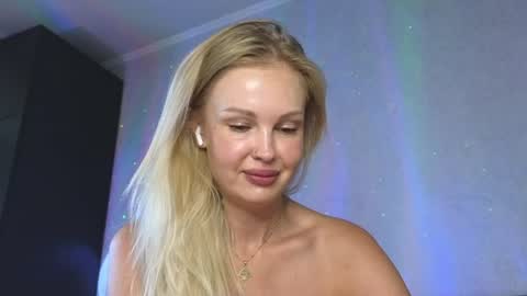 Snapshot of larine_morgan chatting on 07-11-26, 05:21 LarineGMT7 UTC6 online show from 07-11-26, 05:21