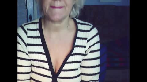 larisaq4ugo24 online show from 02-11-25, 12:16