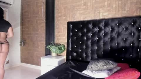 Snapshot of larossx chatting on 05-21-26, 08:49 online show from 05-21-26, 08:49