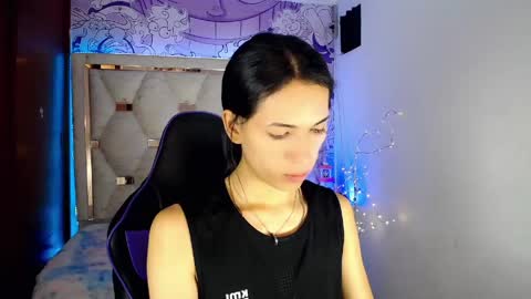 Snapshot of larry_craft chatting on 05-19-26, 01:56 larry online show from 05-19-26, 01:56
