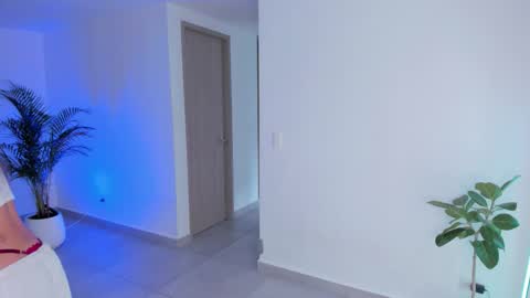Snapshot of lary_holly chatting on 09-10-25, 08:42 Lary online show from 09-10-25, 08:42