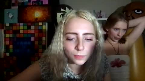 Snapshot of latenightkash chatting on 02-28-26, 07:31 Roxy blue online show from 02-28-26, 07:31