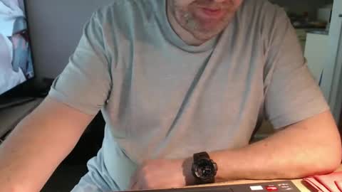 Snapshot of latexloverch71 chatting on 06-10-26, 10:47 Andreas Latexlover online show from 06-10-26, 10:47