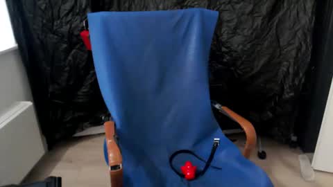 Snapshot of latexslaafboy2 chatting on 12-19-24, 11:29 latexslaafboy online show from 12-19-24, 11:29