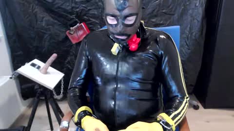 Snapshot of latexslaafboy2 chatting on 01-09-25, 11:03 latexslaafboy online show from 01-09-25, 11:03