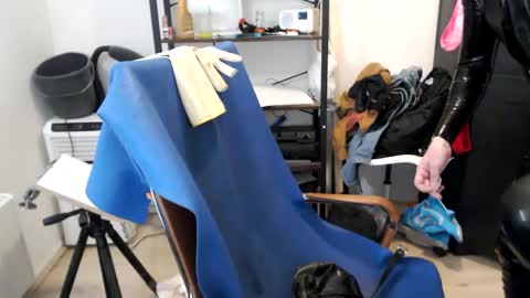 Snapshot of latexslaafboy2 chatting on 01-13-25, 10:14 latexslaafboy online show from 01-13-25, 10:14