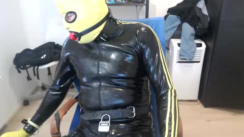 Snapshot of latexslaafboy2 chatting on 03-10-25, 10:15 latexslaafboy online show from 03-10-25, 10:15