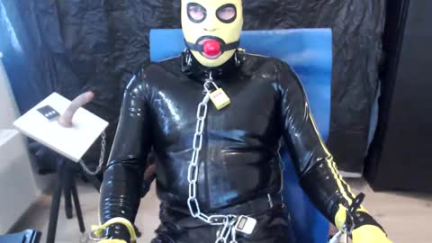 Snapshot of latexslaafboy2 chatting on 03-11-25, 10:07 latexslaafboy online show from 03-11-25, 10:07