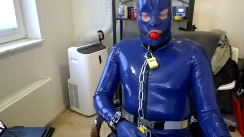 Snapshot of latexslaafboy2 chatting on 10-16-25, 07:09 latexslaafboy online show from 10-16-25, 07:09