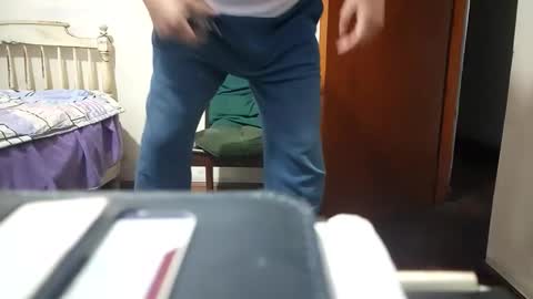 Snapshot of latigo1000 chatting on 09-18-25, 03:52 CHARLES ROBERT online show from 09-18-25, 03:52