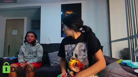 Snapshot of latin_couple77 chatting on 02-12-25, 02:45 Sara y Andy online show from 02-12-25, 02:45