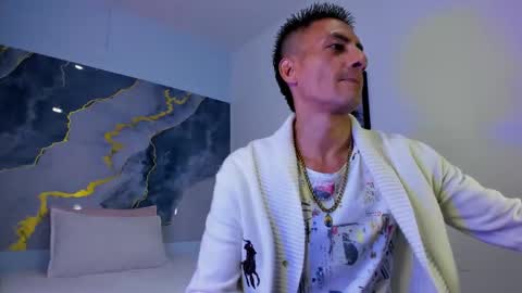 Snapshot of latin_crissex chatting on 10-18-25, 12:06 crissex online show from 10-18-25, 12:06