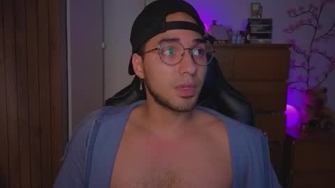 Snapshot of latin_luxury_i chatting on 02-22-26, 05:40 Free OF online show from 02-22-26, 05:40