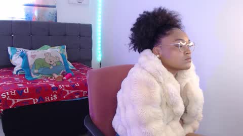 Snapshot of latin_rihanna_j chatting on 02-25-26, 01:21 karen online show from 02-25-26, 01:21