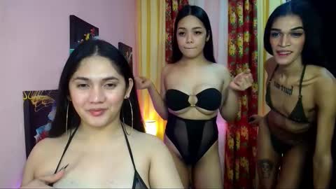 Snapshot of latina_goddes4uxxx chatting on 12-27-24, 02:25 ask me online show from 12-27-24, 02:25