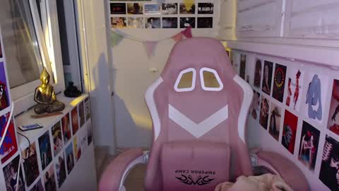 Snapshot of latina_mia chatting on 12-06-24, 02:24 miiiiiiaaaa online show from 12-06-24, 02:24