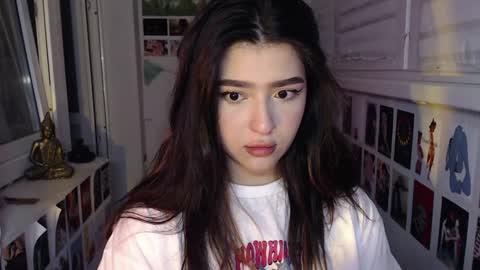 Snapshot of latina_mia chatting on 12-26-24, 01:18 miiiiiiaaaa online show from 12-26-24, 01:18