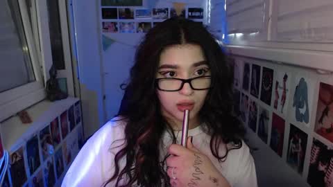 Snapshot of latina_mia chatting on 02-03-25, 09:30 miiiiiiaaaa online show from 02-03-25, 09:30