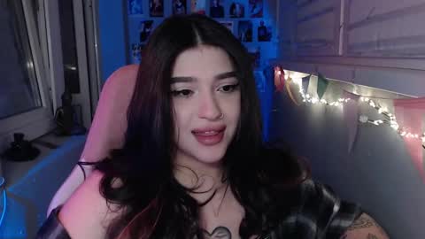 Snapshot of latina_mia chatting on 02-20-25, 11:54 miiiiiiaaaa online show from 02-20-25, 11:54