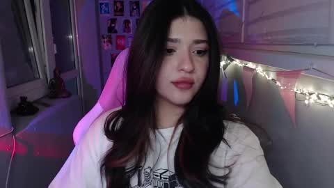 Snapshot of latina_mia chatting on 02-23-25, 03:13 miiiiiiaaaa online show from 02-23-25, 03:13