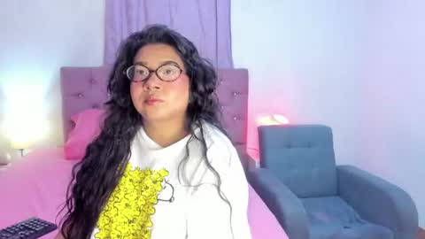 Snapshot of latinabombsheell chatting on 07-14-26, 06:35 Martina online show from 07-14-26, 06:35