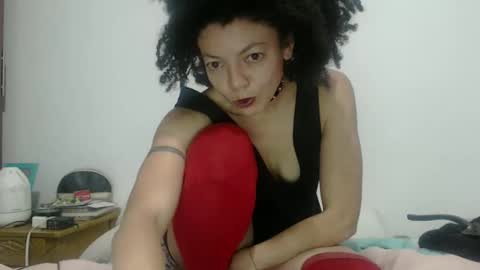 Snapshot of latinadreamy chatting on 01-22-25, 12:38 Latinacoka online show from 01-22-25, 12:38