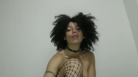 Snapshot of latinadreamy chatting on 10-16-25, 01:50 Latinacoka online show from 10-16-25, 01:50
