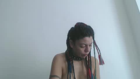 Latinacoka online show from 11-07-25, 01:22