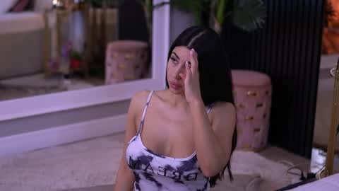 Latina online show from 03-25-26, 05:08