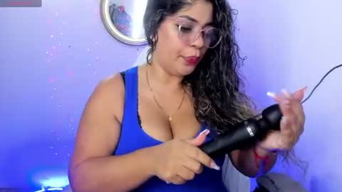 Snapshot of latinamav22 chatting on 06-19-26, 11:30 latinamav22 online show from 06-19-26, 11:30
