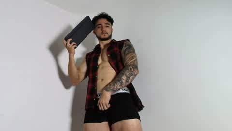 LatinBoyVIP  Colombian online show from 06-10-26, 03:22