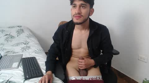 Snapshot of latinbunny7779 chatting on 12-03-24, 02:05 camilo online show from 12-03-24, 02:05