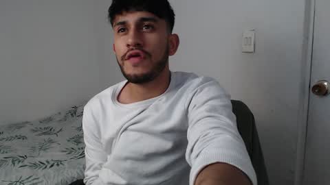 Snapshot of latinbunny7779 chatting on 01-04-25, 05:27 camilo online show from 01-04-25, 05:27