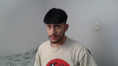 Snapshot of latinbunny7779 chatting on 01-08-25, 11:21 camilo online show from 01-08-25, 11:21