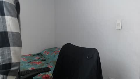 Snapshot of latinbunny7779 chatting on 01-18-25, 11:44 camilo online show from 01-18-25, 11:44