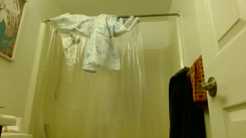 Snapshot of latinfyre chatting on 02-19-25, 09:25 Chris online show from 02-19-25, 09:25