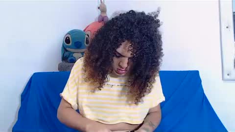 Snapshot of latingirl_curly_hot chatting on 12-06-24, 06:15 Alinson online show from 12-06-24, 06:15